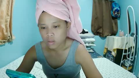 Snapshot of rose_angels chatting on December 10, 2:05 am Rose Angels online show from December 10, 2:05 am