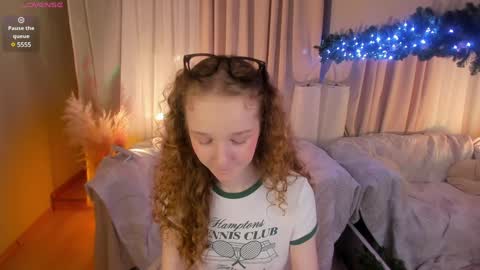 Snapshot of rose_charming_ chatting on December 20, 12:52 am Rose online show from December 20, 12:52 am