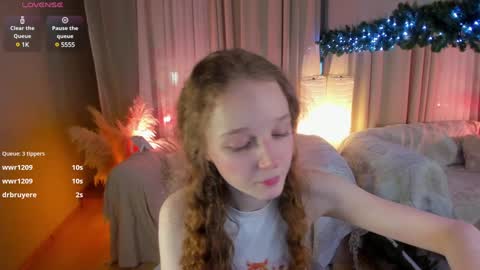 Snapshot of rose_charming_ chatting on January 2, 12:55 am Rose online show from January 2, 12:55 am