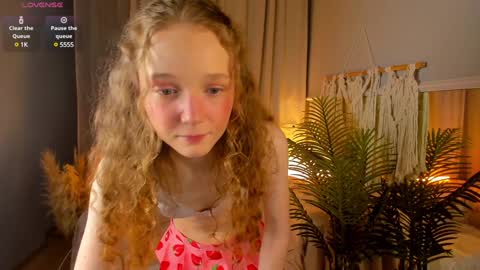 Snapshot of rose_charming_ chatting on January 31, 9:26 pm Rose online show from January 31, 9:26 pm