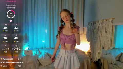 Snapshot of rose_charming_ chatting on March 3, 12:59 am Rose online show from March 3, 12:59 am
