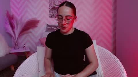 Snapshot of rose_crystal_ chatting on March 29, 4:12 am Rose online show from March 29, 4:12 am