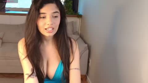 Snapshot of rose_desiree chatting on June 12, 11:09 am Rose online show from June 12, 11:09 am