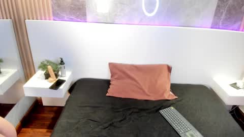 Snapshot of rose_nova_ chatting on February 15, 12:11 pm Rose 3 online show from February 15, 12:11 pm