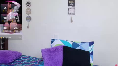 Snapshot of rose_towers4 chatting on November 20, 9:14 pm rose_towers4 online show from November 20, 9:14 pm