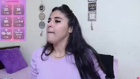 Snapshot of rose_towers4 chatting on November 30, 10:58 pm rose_towers4 online show from November 30, 10:58 pm