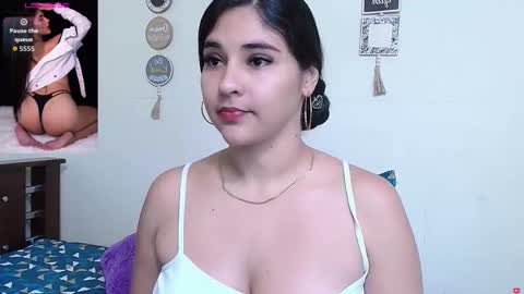 Snapshot of rose_towers4 chatting on December 13, 9:31 pm rose_towers4 online show from December 13, 9:31 pm