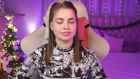 Snapshot of roseallan chatting on January 4, 10:16 am Rose online show from January 4, 10:16 am