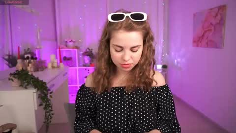 Snapshot of roseallan chatting on February 22, 6:06 am Rose online show from February 22, 6:06 am