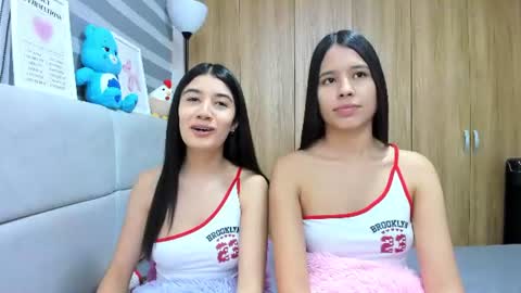 Rose y Miah online show from June 25, 4:34 am