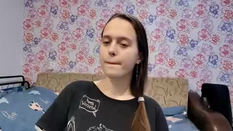 Snapshot of roseannehensle chatting on November 27, 1:40 am Sophie online show from November 27, 1:40 am