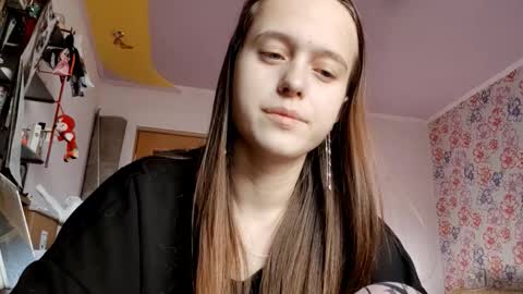 Snapshot of roseannehensle chatting on December 3, 1:13 am Sophie online show from December 3, 1:13 am