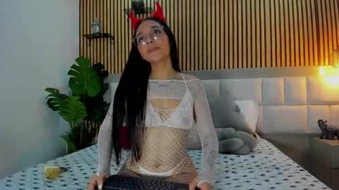 roseaurora online show from November 25, 12:38 pm