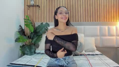 roseaurora online show from February 12, 12:44 pm