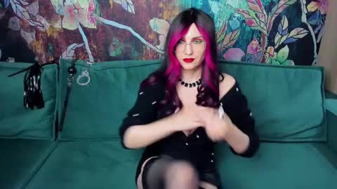 Rosebloom online show from May 7, 3:06 pm