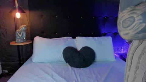 Snapshot of roseblossom_ chatting on April 18, 3:21 am Rose online show from April 18, 3:21 am