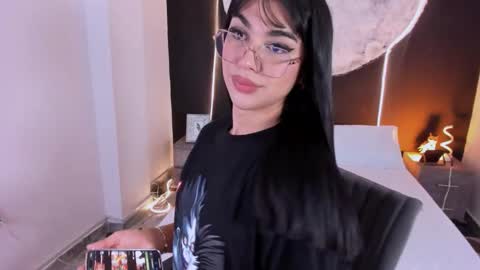 Rose online show from December 5, 2:47 pm