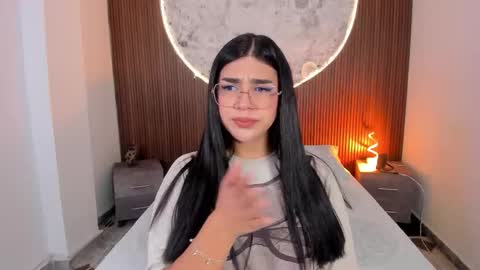 Snapshot of rosecassie chatting on February 11, 2:22 pm Rose online show from February 11, 2:22 pm