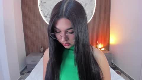 Snapshot of rosecassie chatting on February 16, 1:18 pm Rose online show from February 16, 1:18 pm