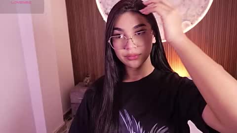 Snapshot of rosecassie chatting on February 18, 1:07 pm Rose online show from February 18, 1:07 pm