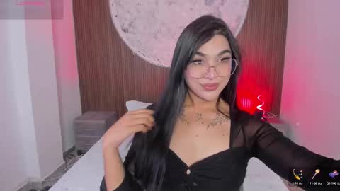 Snapshot of rosecassie chatting on March 2, 1:40 pm Rose online show from March 2, 1:40 pm