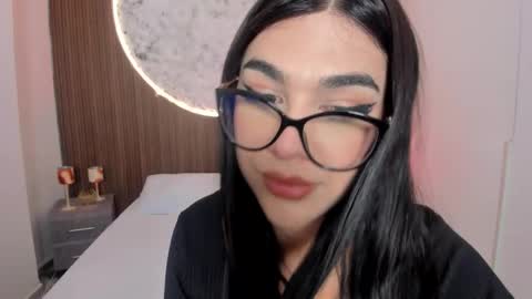 Snapshot of rosecassie chatting on March 20, 2:22 pm Rose online show from March 20, 2:22 pm