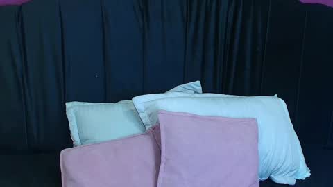 R O S E   S M I T H online show from February 19, 7:16 pm