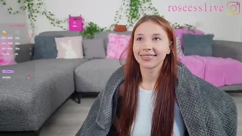 roseess_ online show from September 21, 1:24 pm
