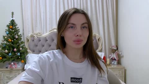 Rose Hubbard online show from December 12, 6:31 pm
