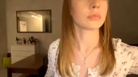 Snapshot of roselielue chatting on June 14, 5:48 pm Rosa online show from June 14, 5:48 pm