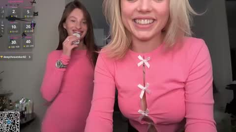 Sophie and Sarah online show from April 17, 7:28 pm