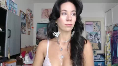 Snapshot of roselynsun chatting on September 25, 10:52 am Rose online show from September 25, 10:52 am