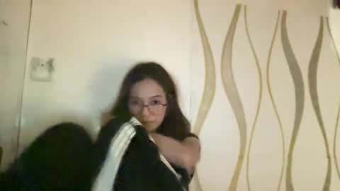 rosemae07 online show from May 19, 6:58 pm