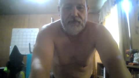 Snapshot of rosepanda chatting on October 5, 3:43 pm Lost4gain online show from October 5, 3:43 pm