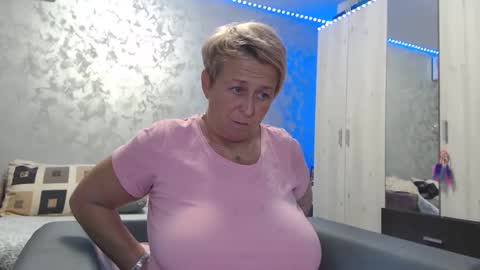 Lovepinklilly online show from December 15, 3:42 pm