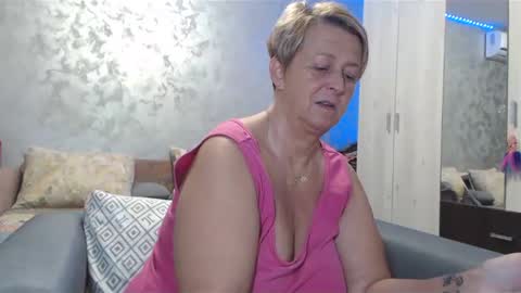 Lovepinklilly online show from December 24, 6:50 pm