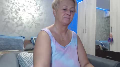 Lovepinklilly online show from December 30, 5:13 pm