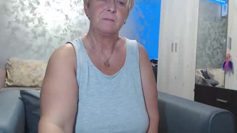 Lovepinklilly online show from January 15, 9:20 pm