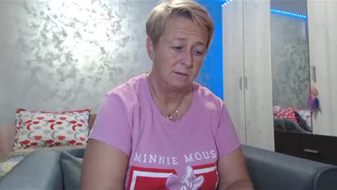 Lovepinklilly online show from January 24, 6:35 pm