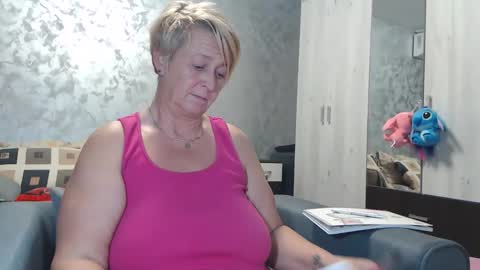 Lovepinklilly online show from October 22, 4:51 pm