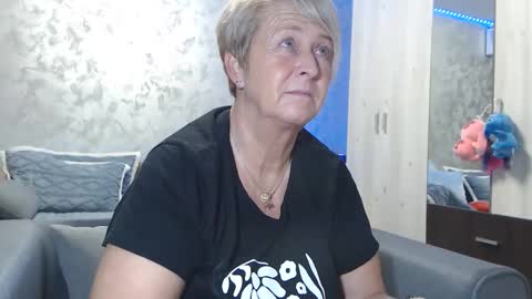 Lovepinklilly online show from December 2, 6:14 pm