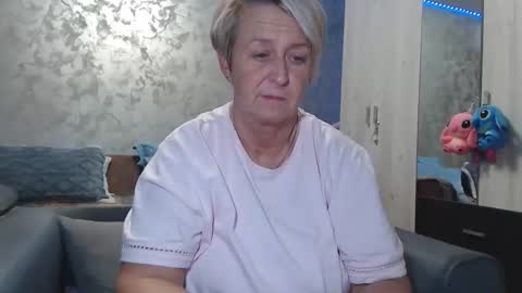 Lovepinklilly online show from February 6, 6:44 pm