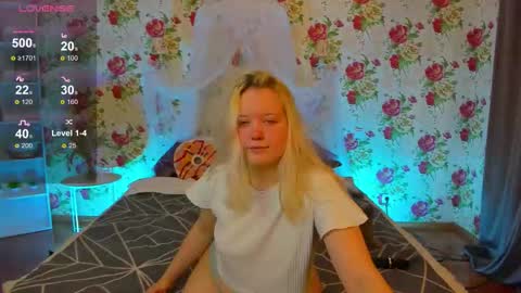 Snapshot of rosethomas_ chatting on November 16, 8:09 am rosethomas_ online show from November 16, 8:09 am