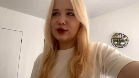 Freya online show from March 19, 9:46 am