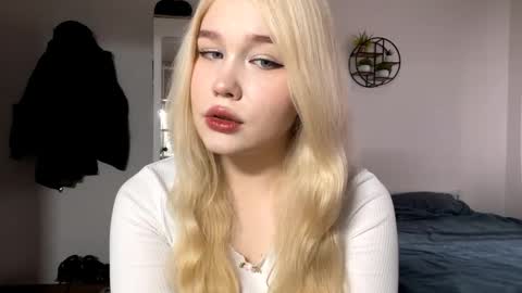 Freya online show from March 24, 11:15 am