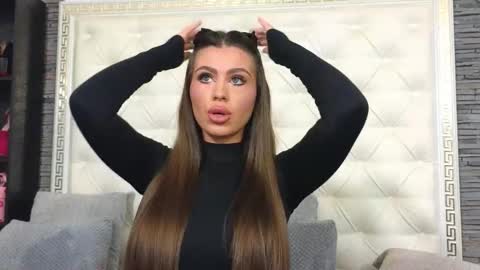 Gabriela online show from November 3, 7:31 am