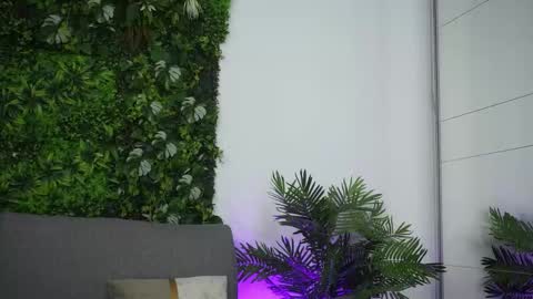 Snapshot of roshen_amira chatting on April 15, 7:58 pm Amii online show from April 15, 7:58 pm