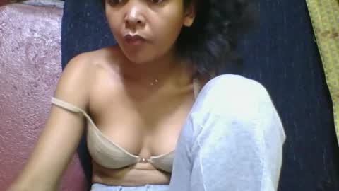 rosia685234 online show from December 3, 5:55 pm