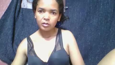Snapshot of rosia685234 chatting on March 29, 2:22 am rosia685234 online show from March 29, 2:22 am