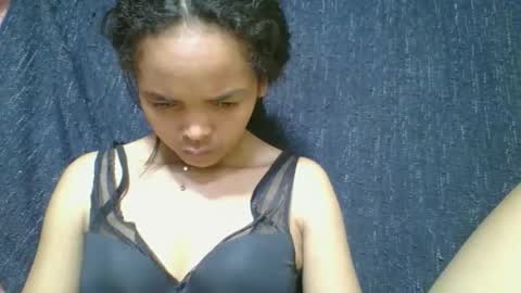Snapshot of rosia685234 chatting on April 17, 7:06 pm rosia685234 online show from April 17, 7:06 pm